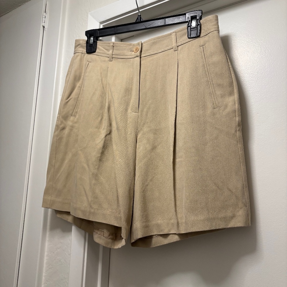 NWT Tommy Bahama 100% silk shorts - size 8